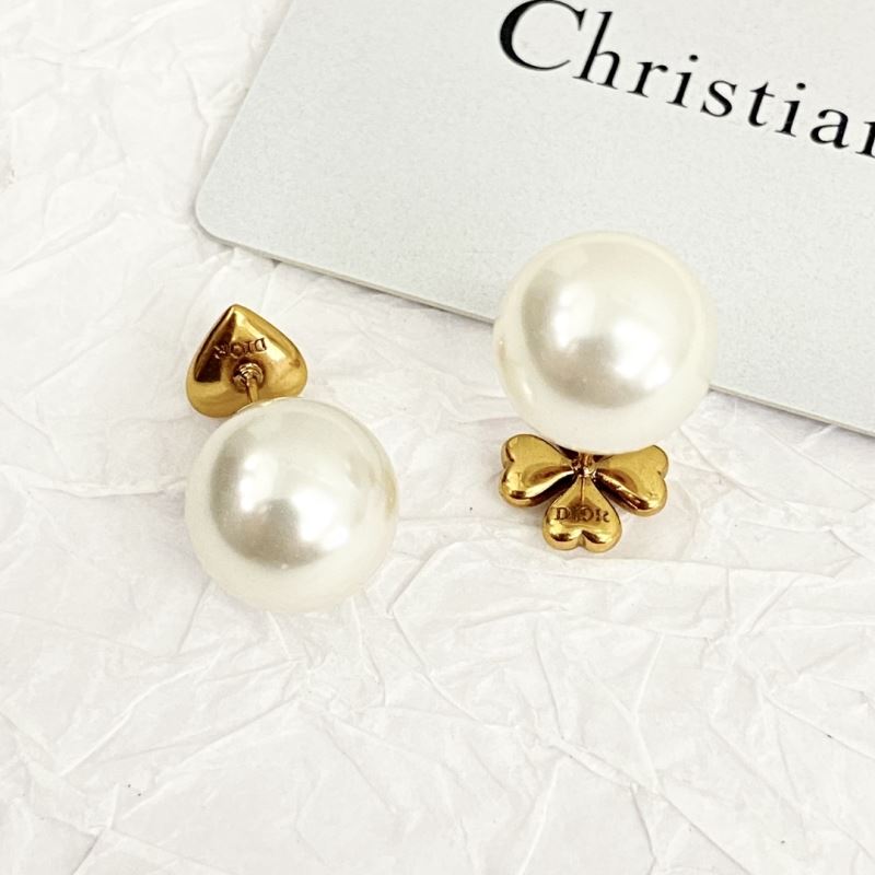 chr1st1an D10r earrings